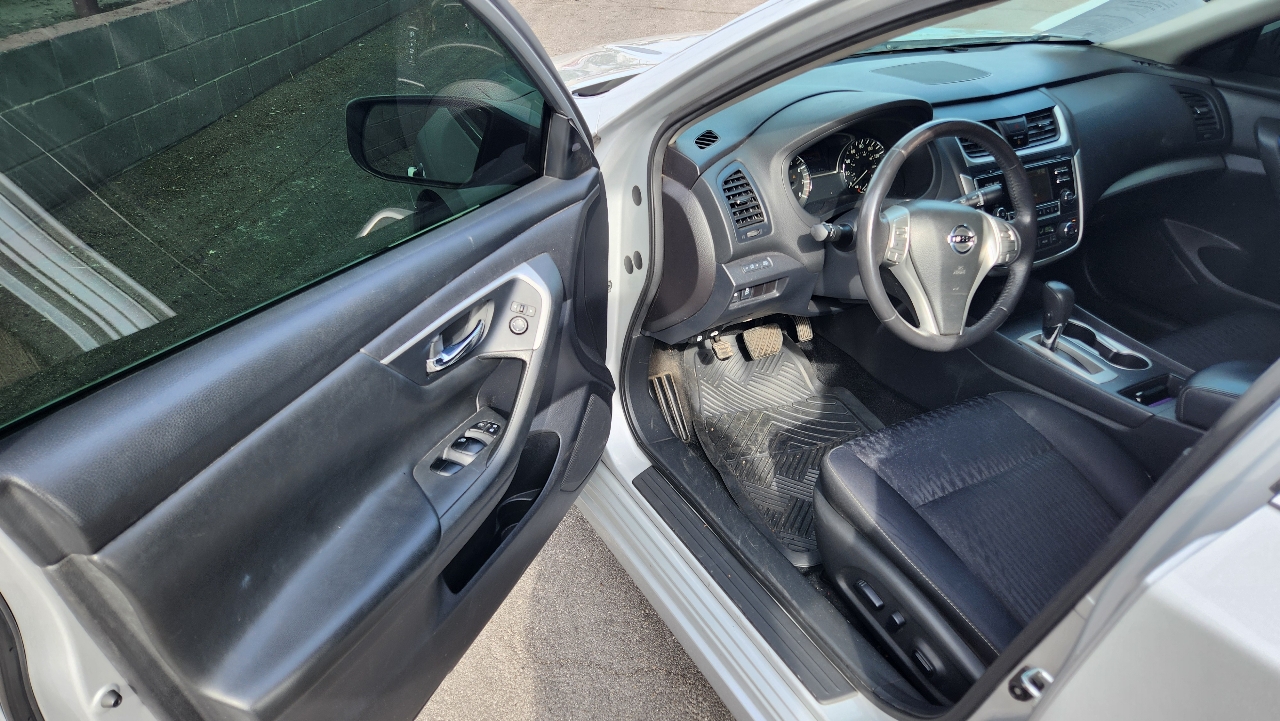 Nissan Altima 2.5 SV Sedan 2017