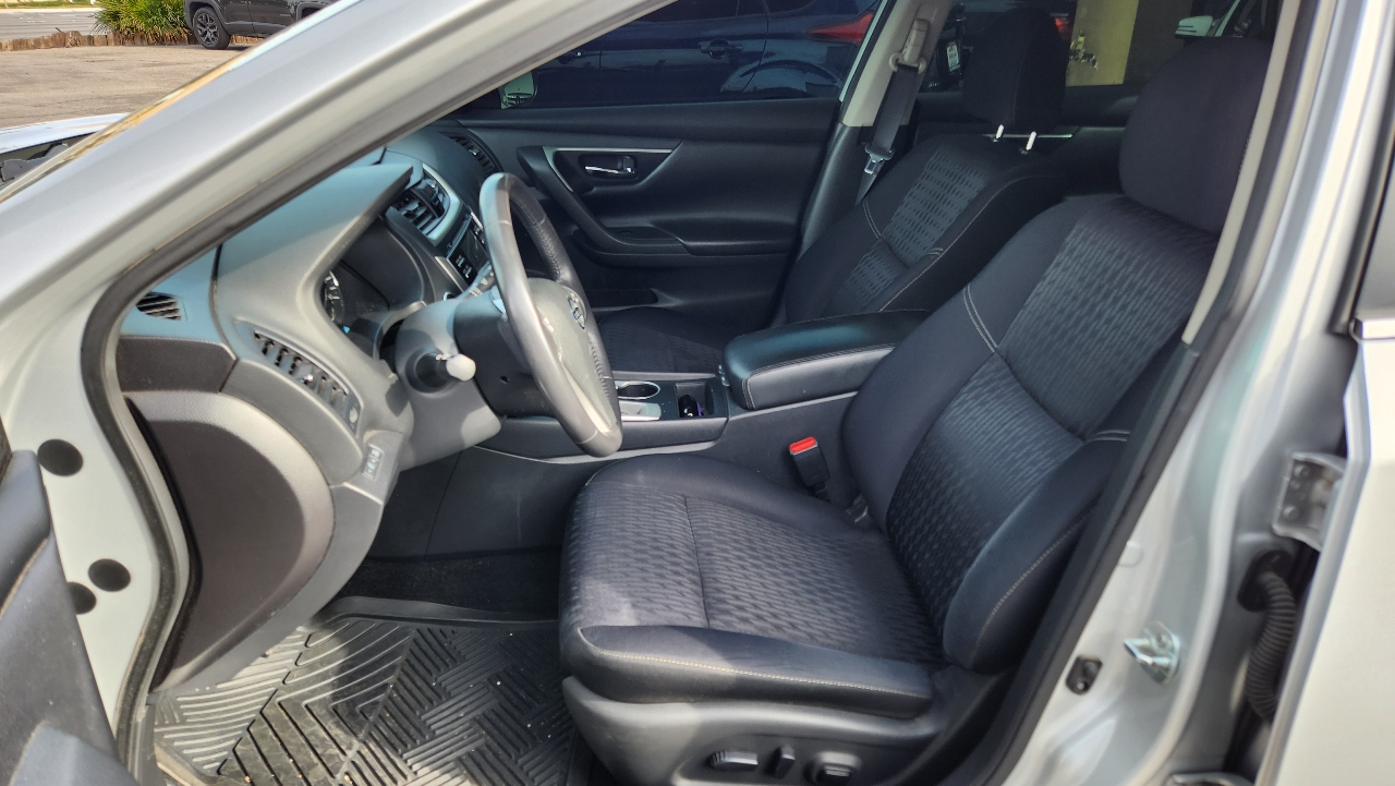 Nissan Altima 2.5 SV Sedan 2017