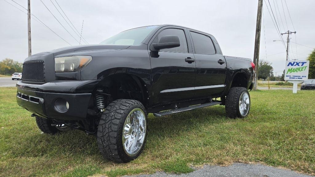 Toyota Tundra 4WD Truck CrewMax 5.7L FFV V8 6-Spd AT (Natl) 2009