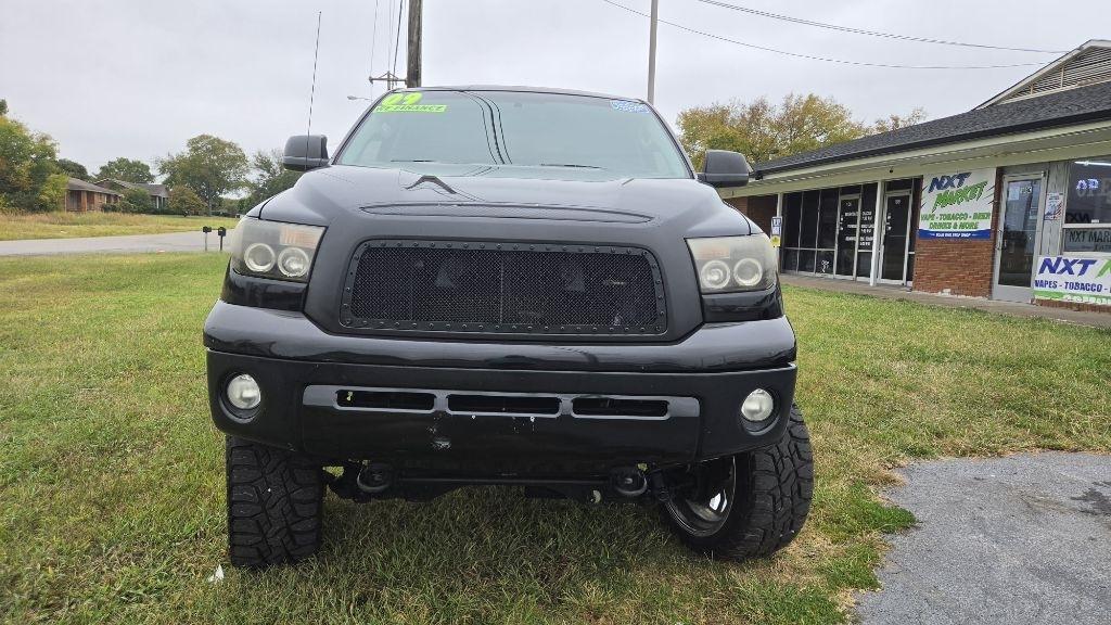 Toyota Tundra 4WD Truck CrewMax 5.7L FFV V8 6-Spd AT (Natl) 2009