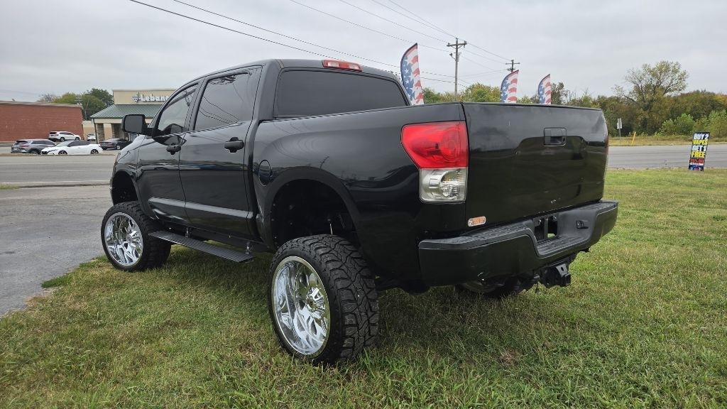 Toyota Tundra 4WD Truck CrewMax 5.7L FFV V8 6-Spd AT (Natl) 2009
