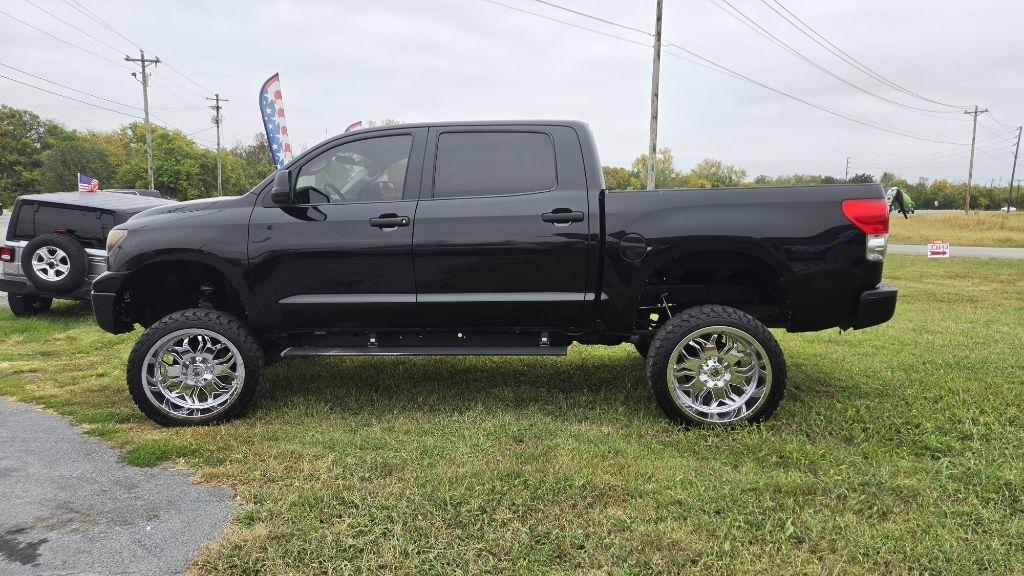 Toyota Tundra 4WD Truck CrewMax 5.7L FFV V8 6-Spd AT (Natl) 2009
