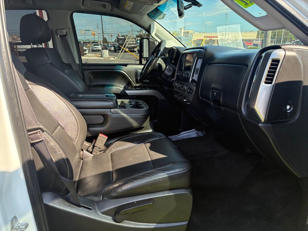 Chevrolet Silverado 2500HD 4WD Double Cab 144.2" LT 2015 Chevrolet Silverado 2500HD 4WD Double Cab 144.2" LT 2015