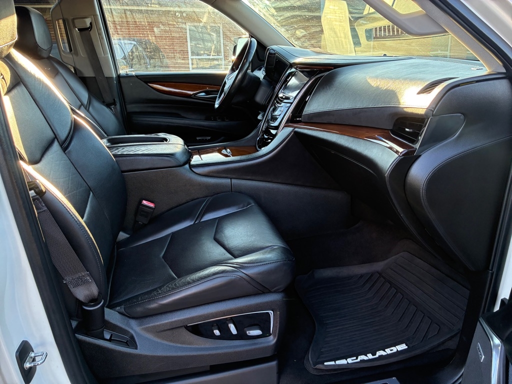Cadillac Escalade ESV 4WD 4dr Luxury 2015 Cadillac Escalade ESV 4WD 4dr Luxury 2015