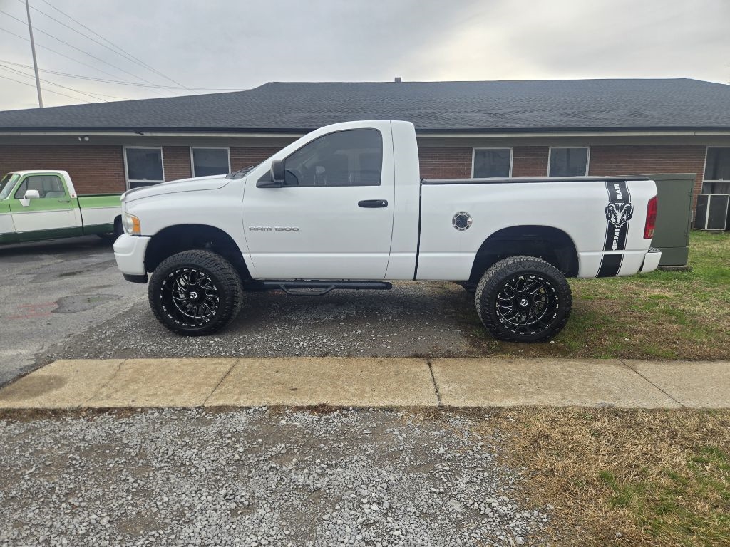 Dodge Ram 1500 2dr Reg Cab 120.5" WB 4WD SLT 2003