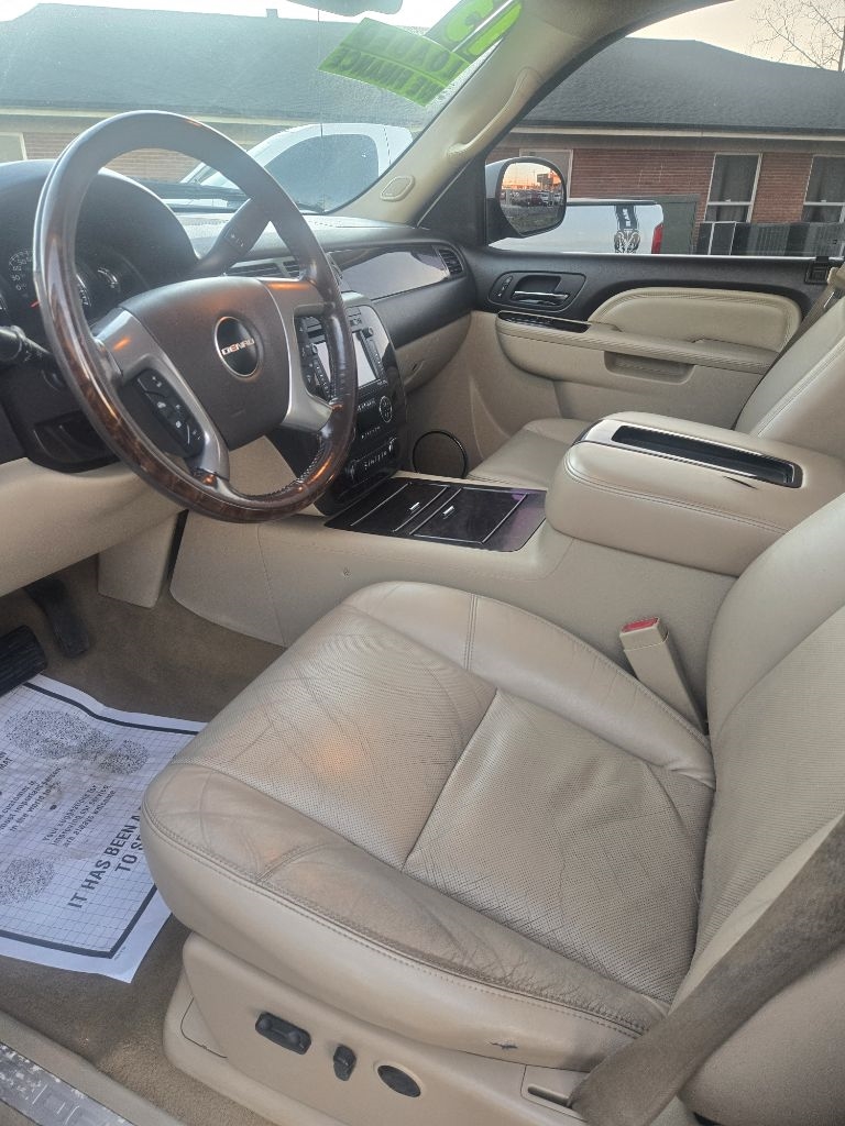 GMC Sierra 2500HD 4WD Crew Cab 153.7" Denali 2012