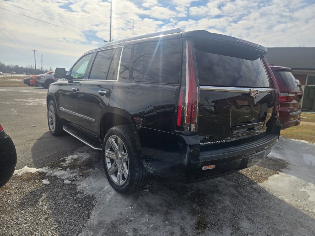 Cadillac Escalade 2WD 4dr Luxury 2018
