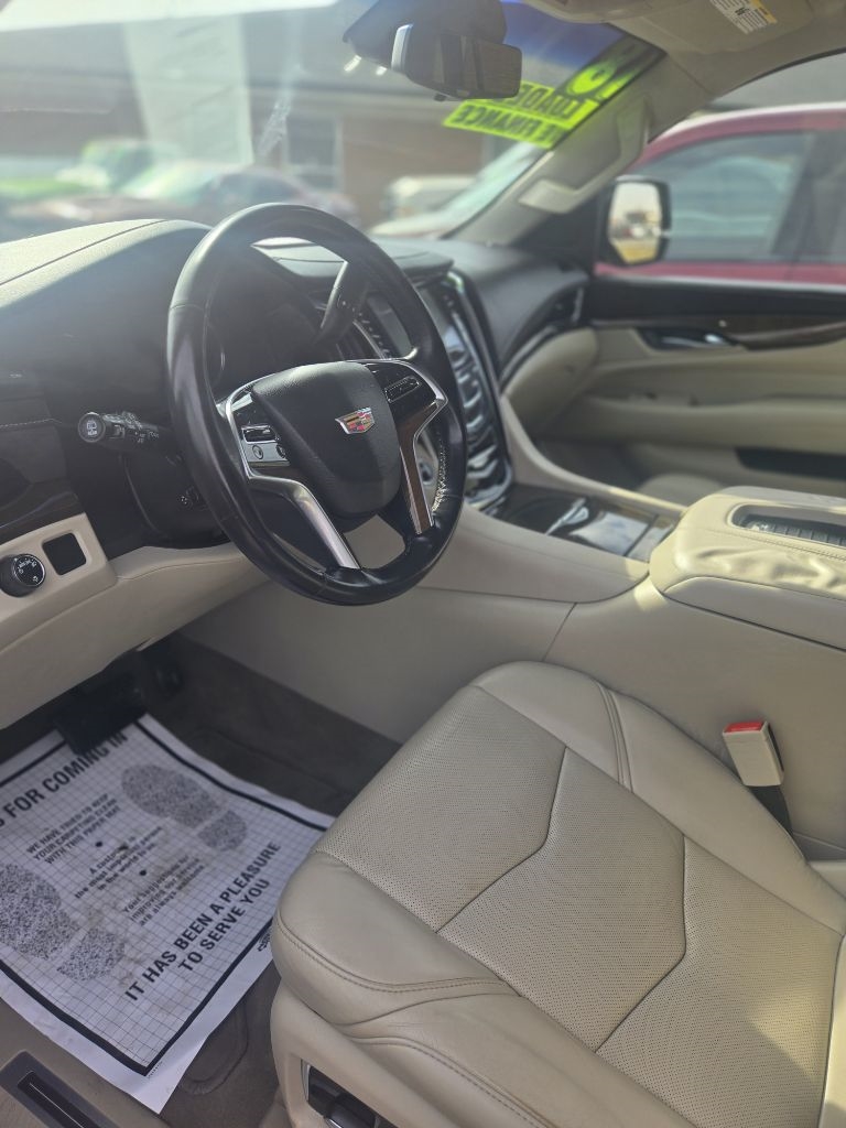 Cadillac Escalade 2WD 4dr Luxury 2018
