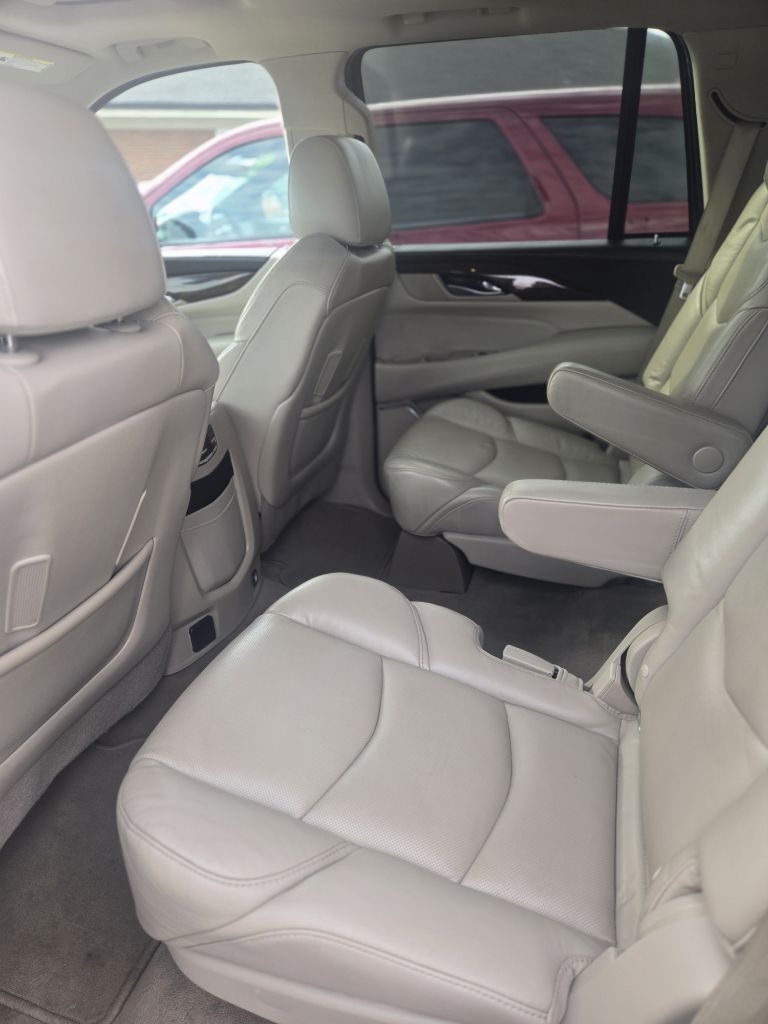Cadillac Escalade 2WD 4dr Luxury 2018