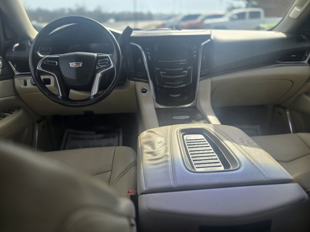 Cadillac Escalade 2WD 4dr Luxury 2018