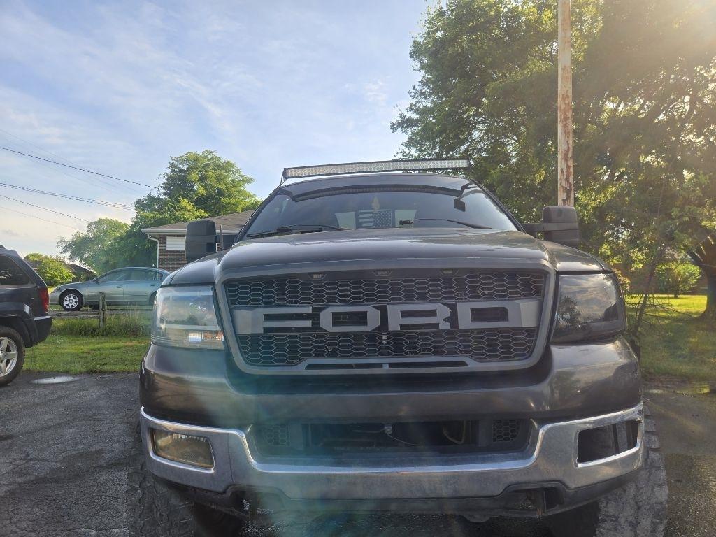 Ford F-150 Supercab 145" Lariat 4WD 2005