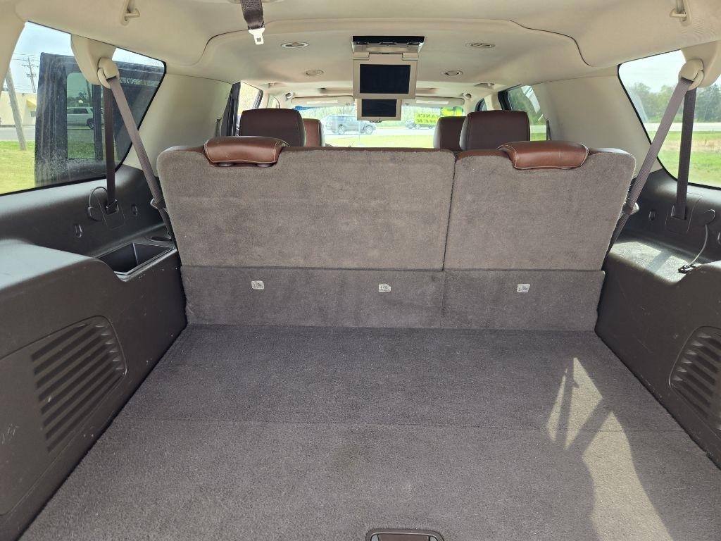 Chevrolet Suburban 2WD 4dr LTZ 2015