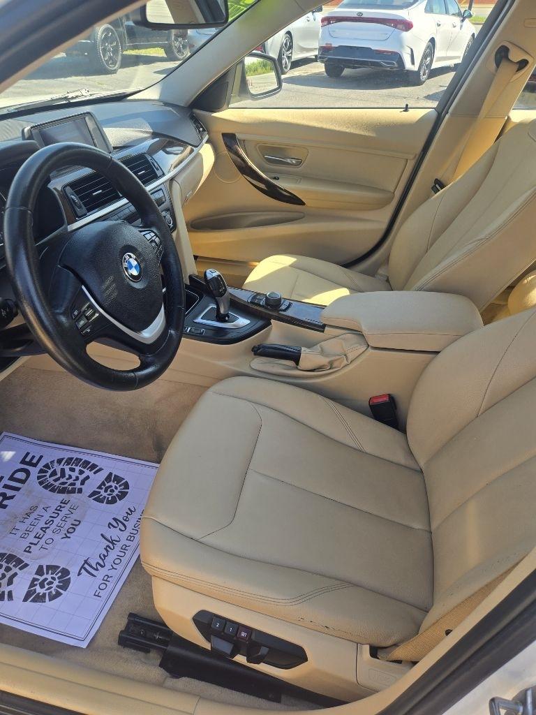 BMW 3 Series 4dr Sdn 328i xDrive AWD SULEV 2015
