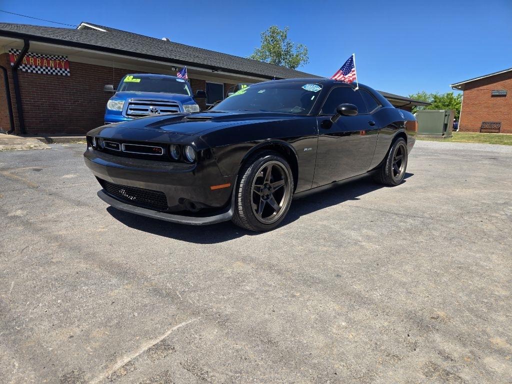 2017 Dodge Challenger R/T's photo