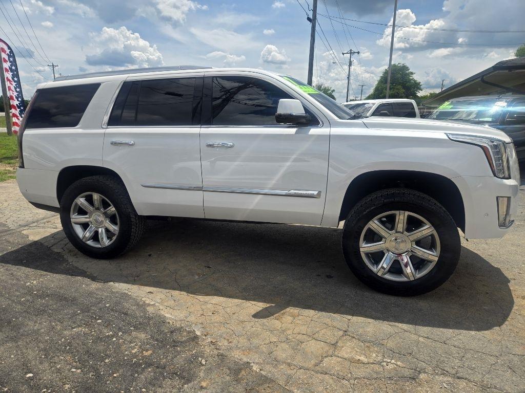 Cadillac Escalade Luxury 4WD 2017