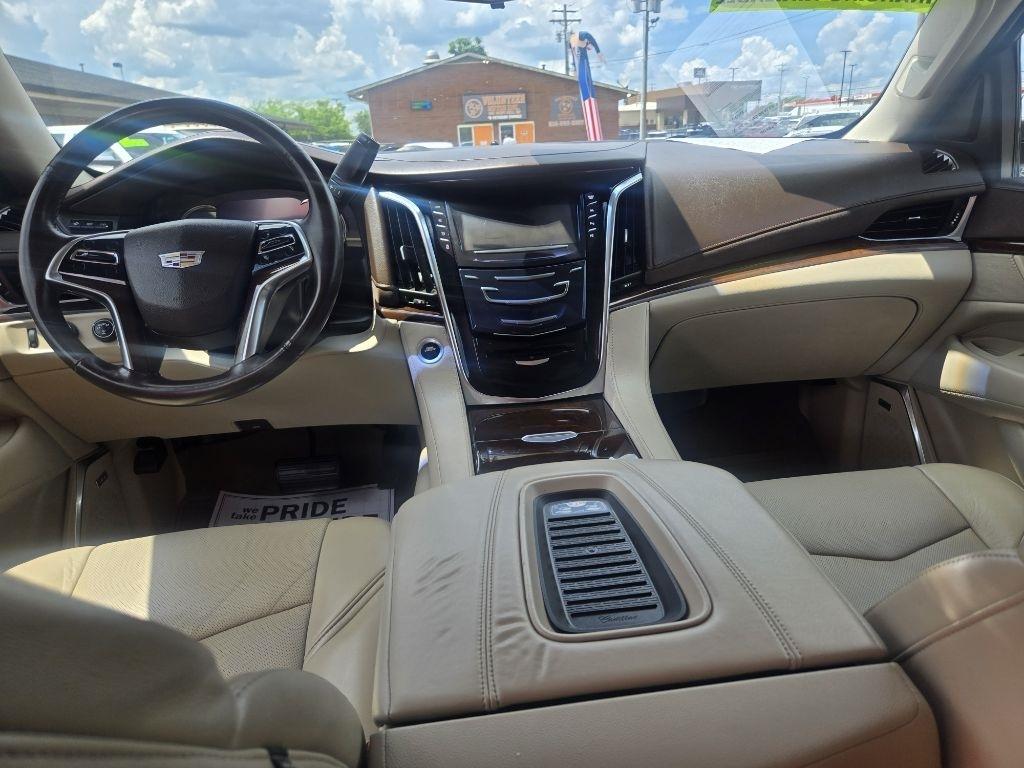 Cadillac Escalade Luxury 4WD 2017