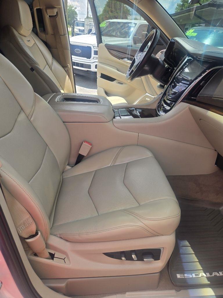 Cadillac Escalade Luxury 4WD 2017