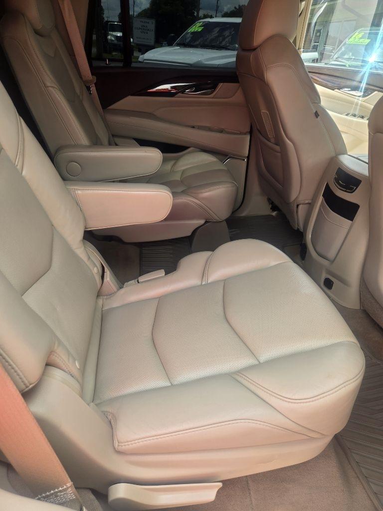 Cadillac Escalade Luxury 4WD 2017