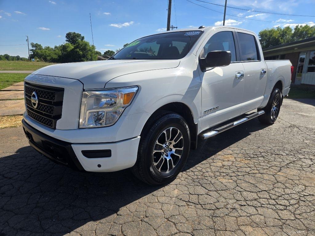Nissan Titan SV Crew Cab 4WD 2021