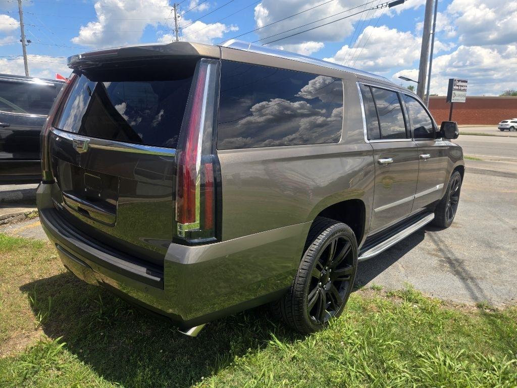 Cadillac Escalade ESV 2WD Luxury 2016