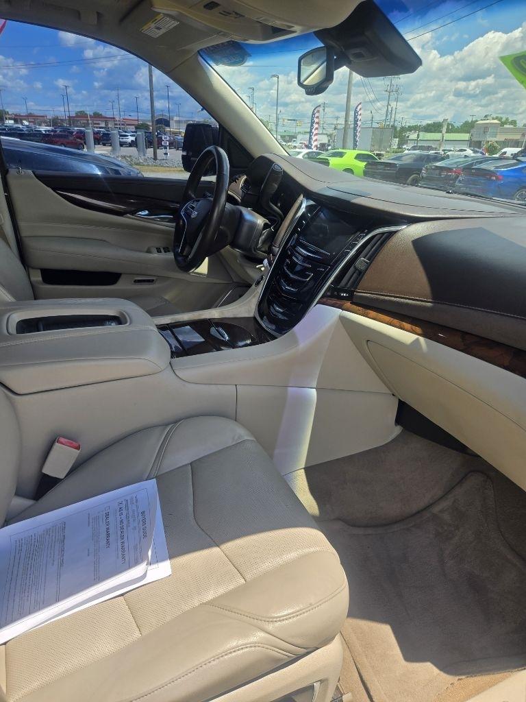 Cadillac Escalade ESV 2WD Luxury 2016