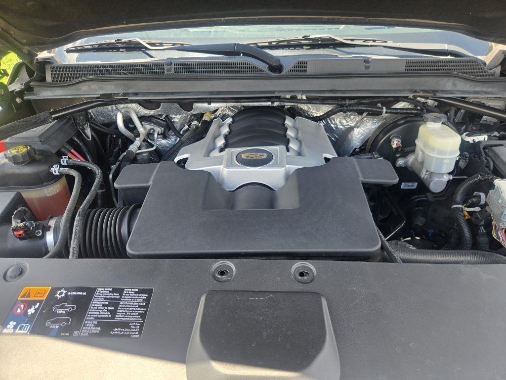 Cadillac Escalade ESV 2WD Luxury 2016
