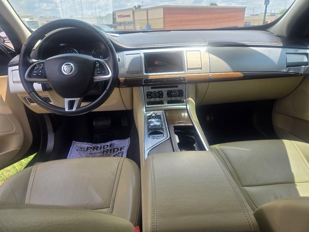 Jaguar XF-Series XF 3.0L V6 SC AWD 2013