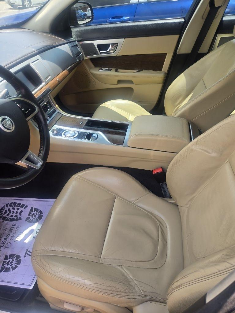 Jaguar XF-Series XF 3.0L V6 SC AWD 2013