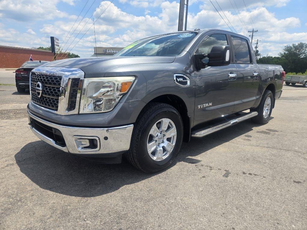 2017 Nissan Titan SV Crew Cab 2WD