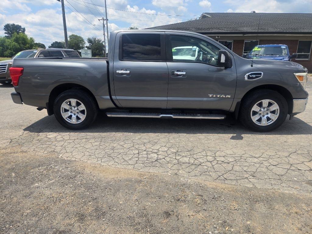 Nissan Titan SV Crew Cab 2WD 2017