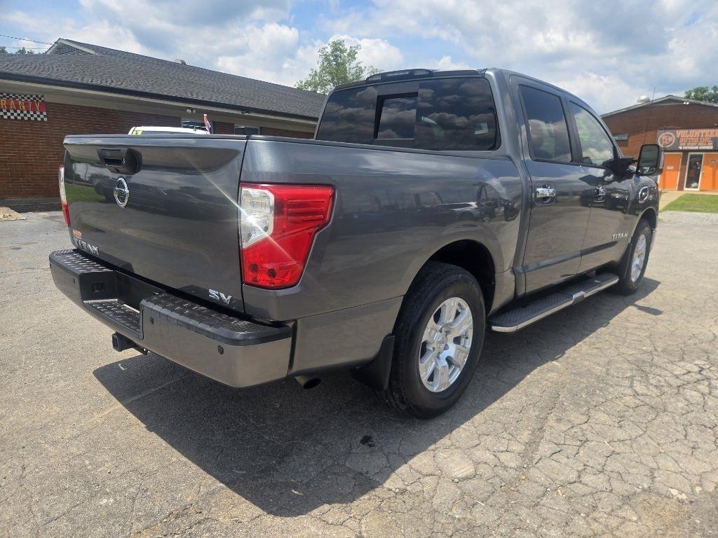 Nissan Titan SV Crew Cab 2WD 2017