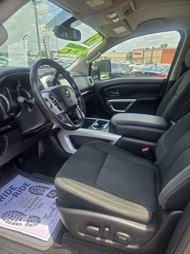 Nissan Titan SV Crew Cab 2WD 2017