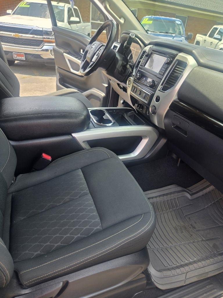 Nissan Titan SV Crew Cab 2WD 2017