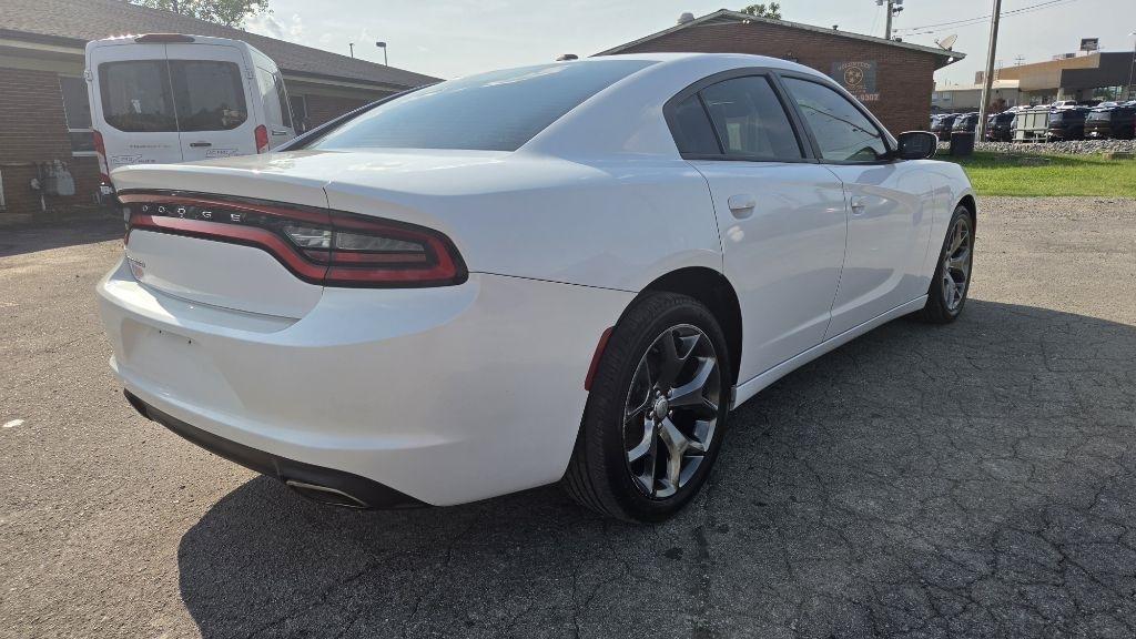 Dodge Charger SE 2015