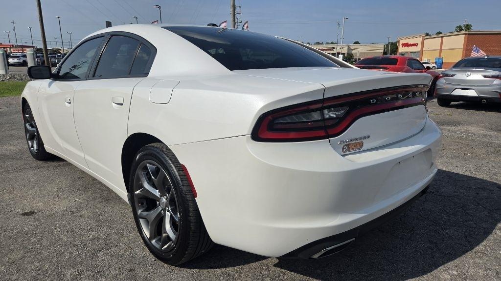 Dodge Charger SE 2015