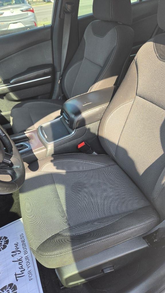 Dodge Charger SE 2015
