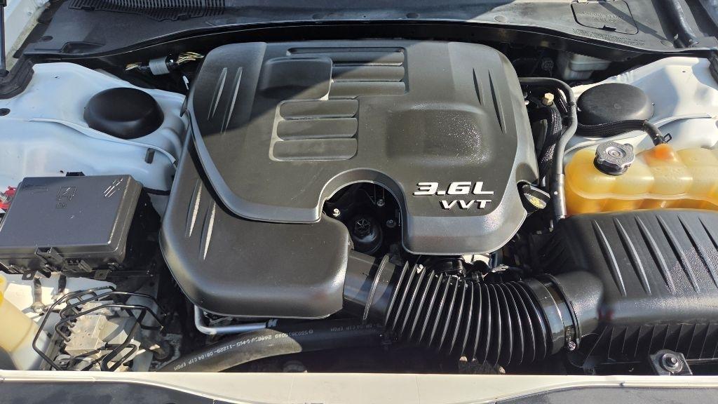 Dodge Charger SE 2015