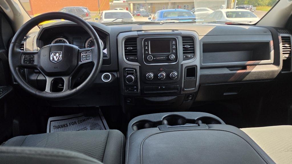 RAM 1500 Tradesman Quad Cab 4WD 2018