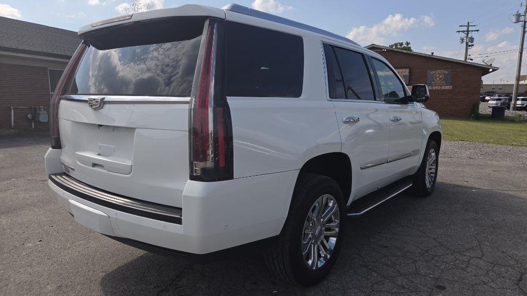 Cadillac Escalade Standard 2WD 2018