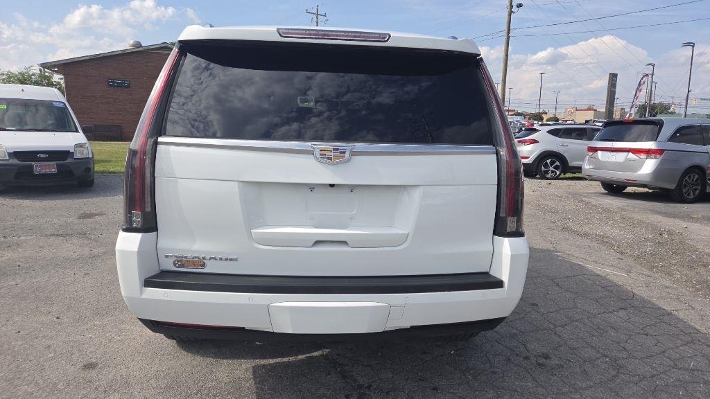 Cadillac Escalade Standard 2WD 2018