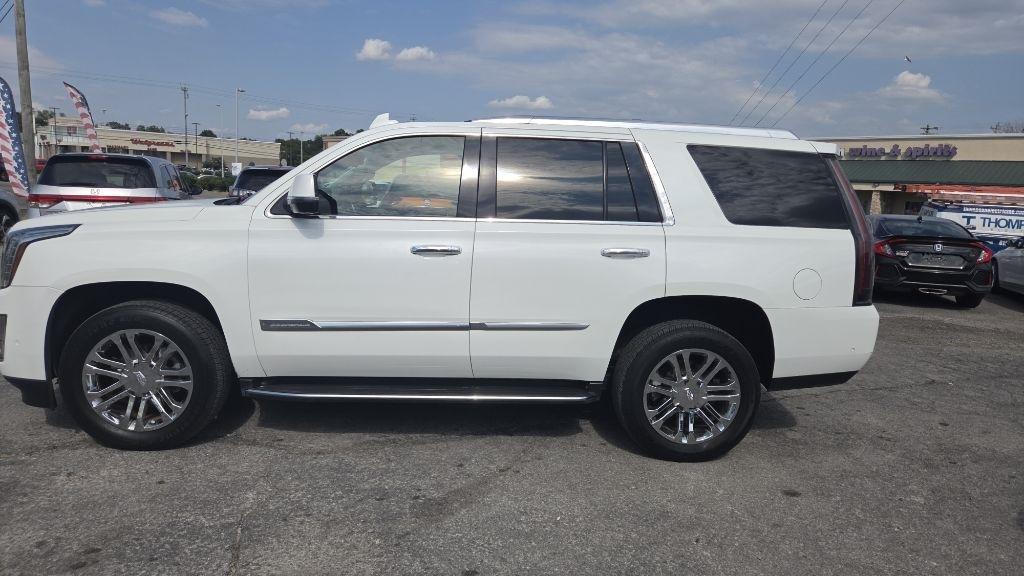 Cadillac Escalade Standard 2WD 2018