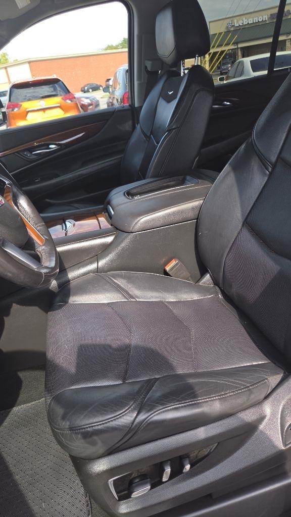 Cadillac Escalade Standard 2WD 2018