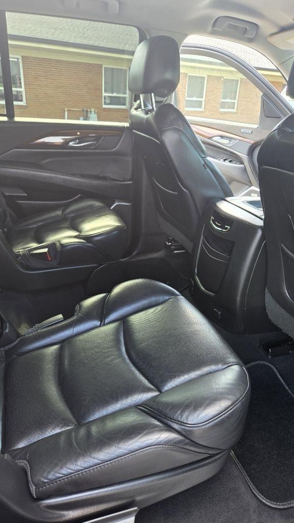 Cadillac Escalade Standard 2WD 2018