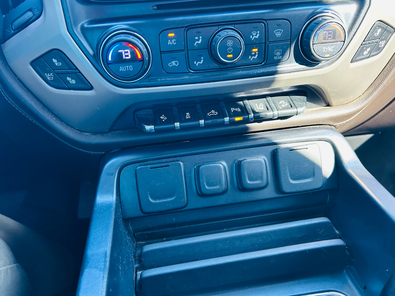 GMC Sierra 1500 Denali Crew Cab Short Box 4WD 2015