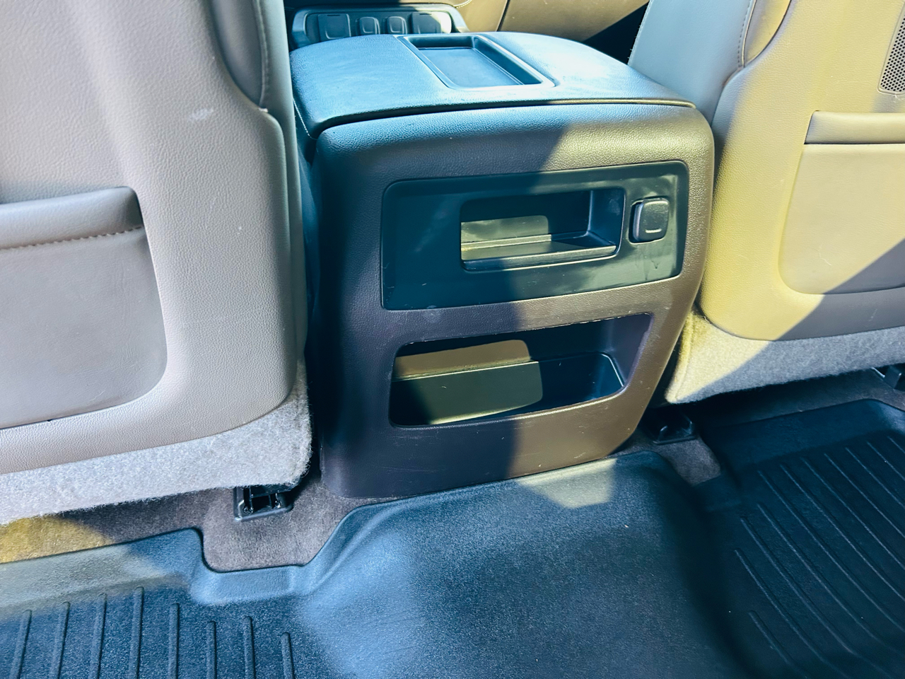 GMC Sierra 1500 Denali Crew Cab Short Box 4WD 2015