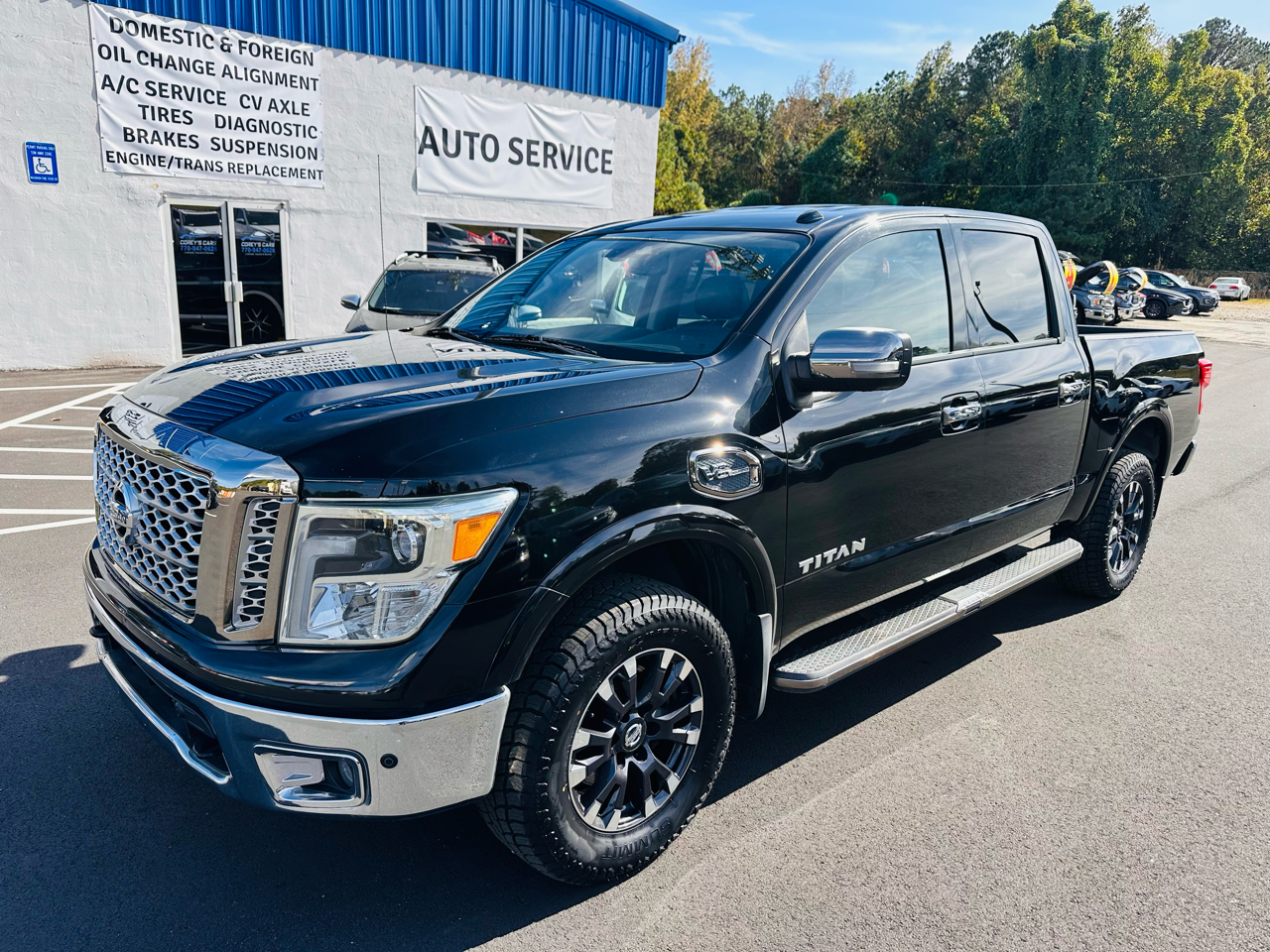Nissan Titan Platinum Reserve Crew Cab 4WD 2017 Nissan Titan Platinum Reserve Crew Cab 4WD 2017