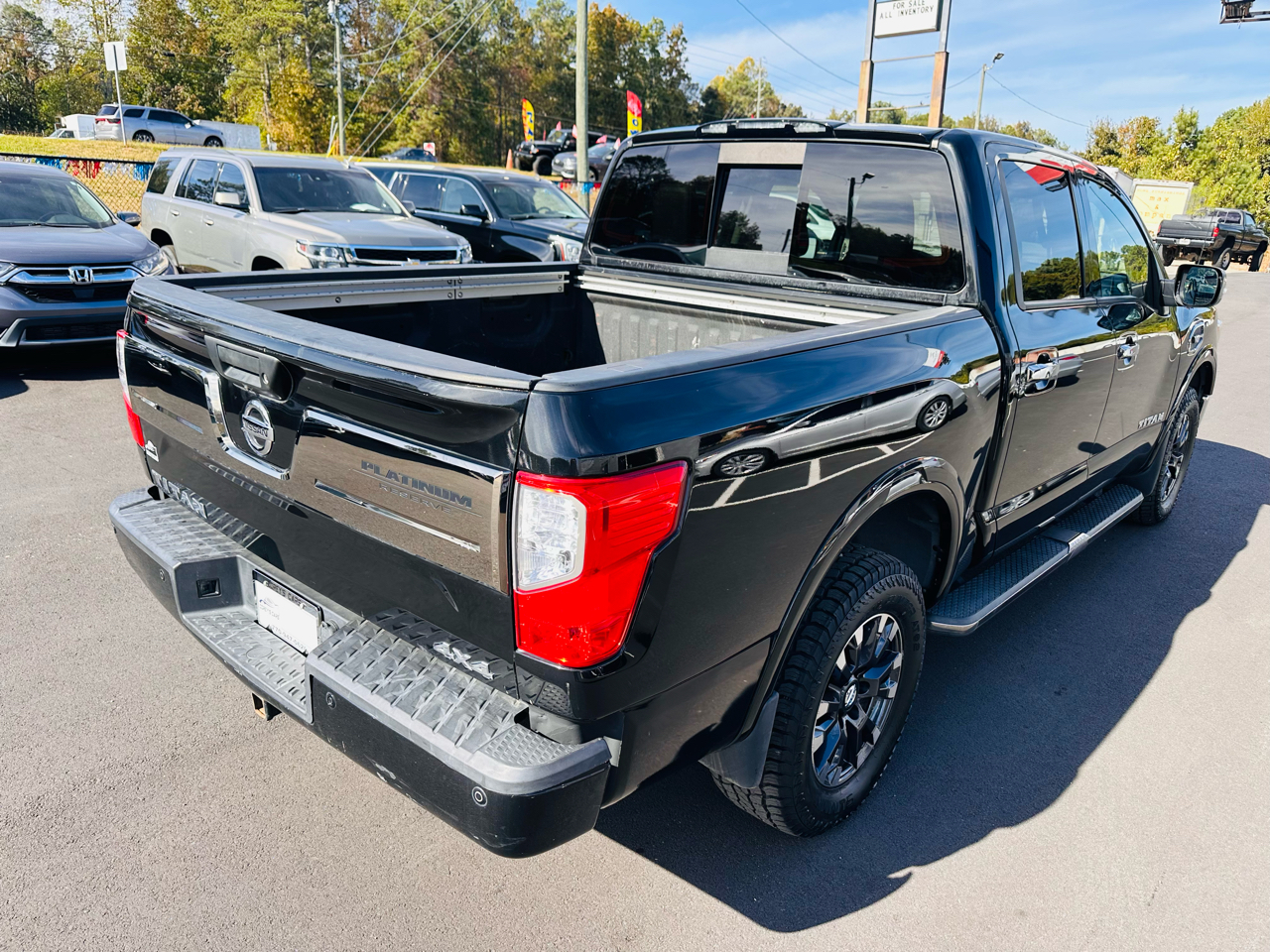 Nissan Titan Platinum Reserve Crew Cab 4WD 2017 Nissan Titan Platinum Reserve Crew Cab 4WD 2017