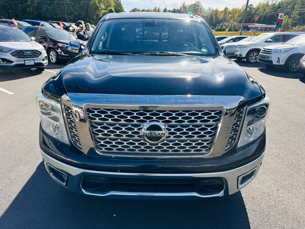 Nissan Titan Platinum Reserve Crew Cab 4WD 2017 Nissan Titan Platinum Reserve Crew Cab 4WD 2017