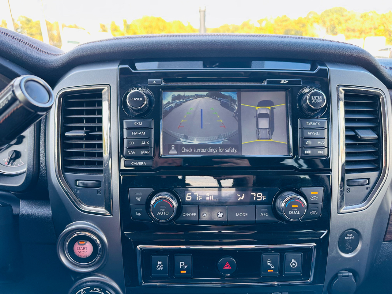 Nissan Titan Platinum Reserve Crew Cab 4WD 2017 Nissan Titan Platinum Reserve Crew Cab 4WD 2017