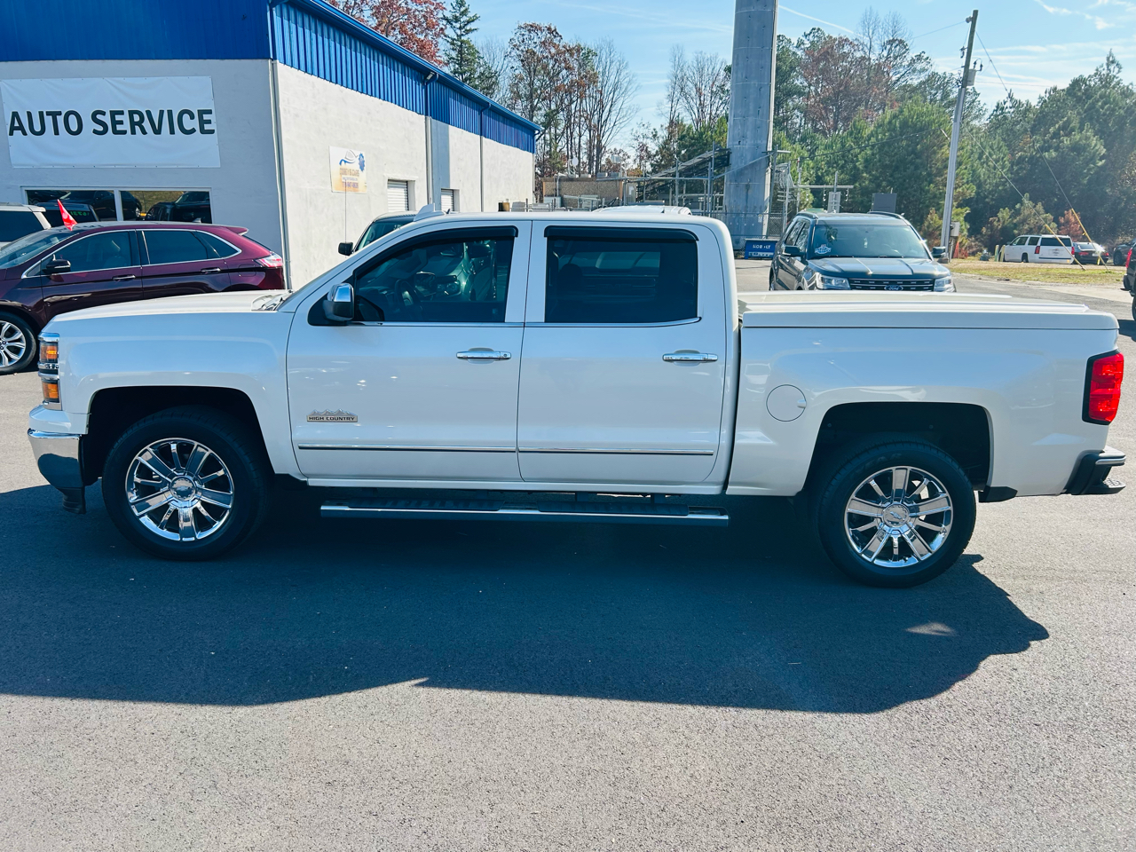 2015 Chevrolet Silverado 1500 High Country photo 2
